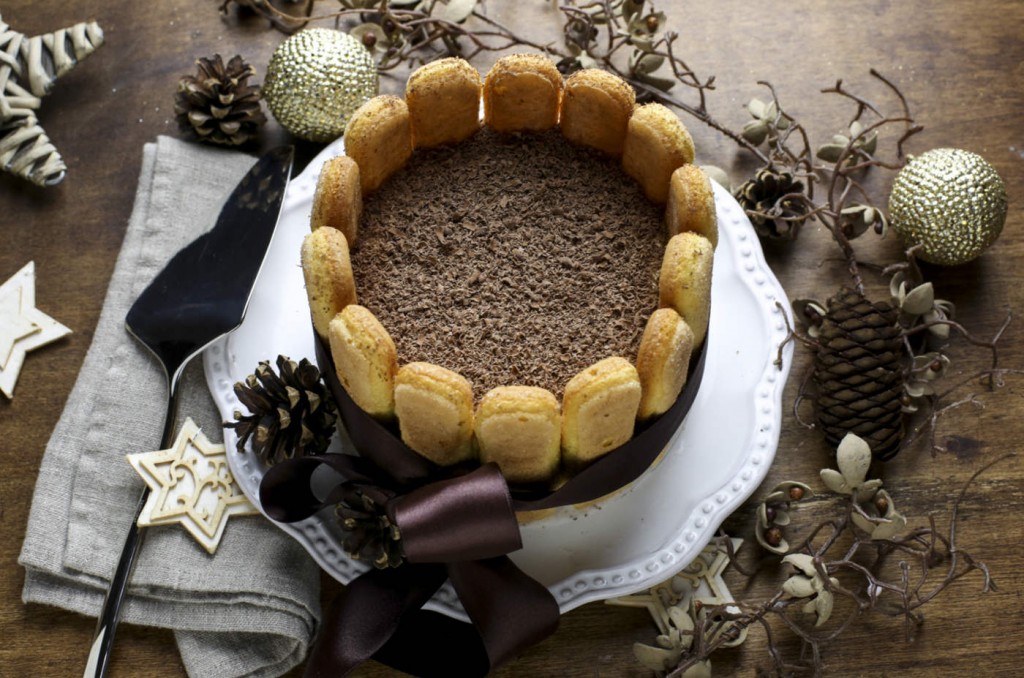 Charlotte con mascarpone alla vaniglia e cioccolato