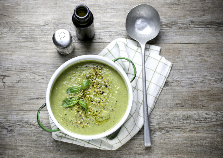 Vellutata di fagiolini, pistacchio e stracchino