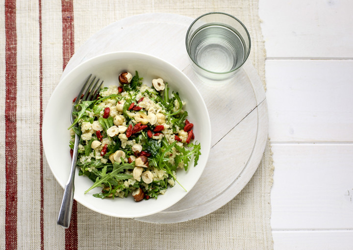 Insalata di quinoa e stracchino, con bacche di goji