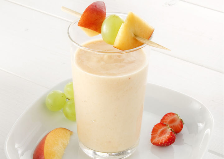 Frullato di yogurt e pesche nettarine