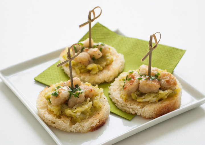 Tartine di pesce persico e fave