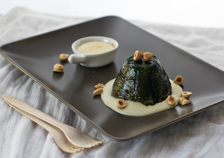 Sformatini di bietole con fonduta e nocciole