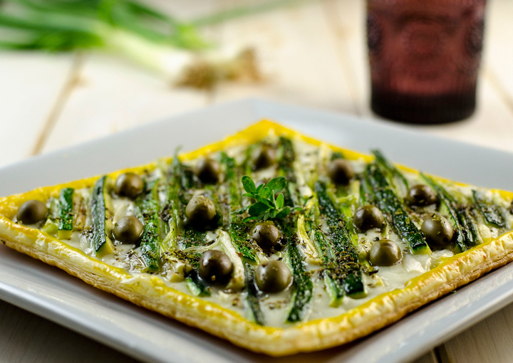 Sfogliata allo stracchino, cipollotti e zucchine
