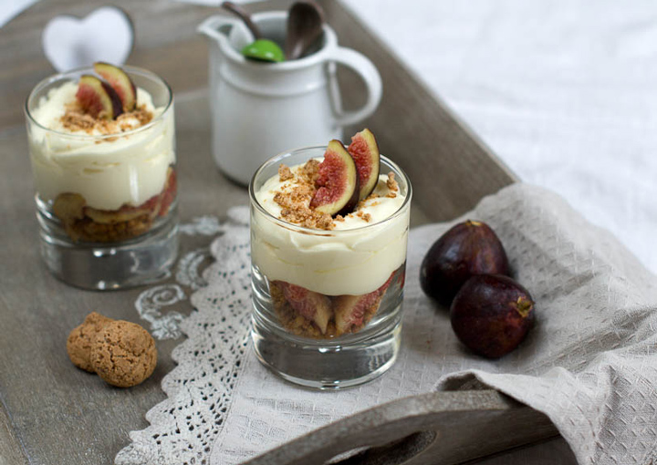 Bicchierini con fichi al mascarpone