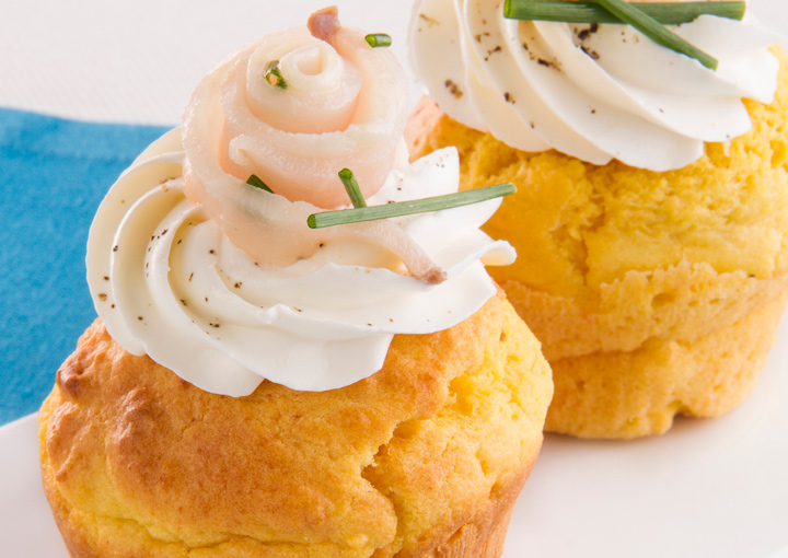 Cupcakes allo zafferano con carpaccio di pesce spada