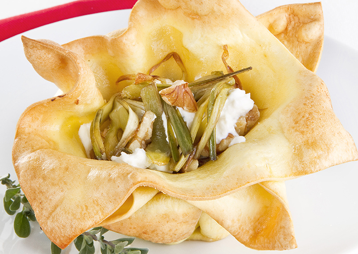 Scrigno di lasagne con ricotta, carciofi e noci