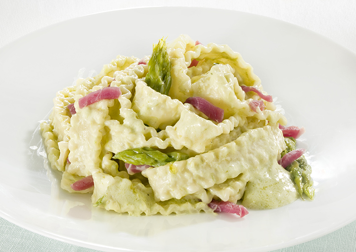 Reginette alla crema di asparagi e prosciutto crudo