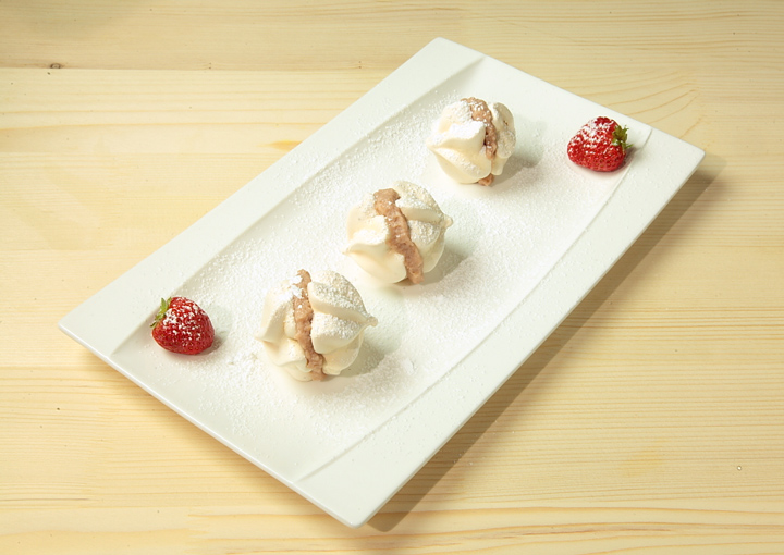 Baci gentili con crema alla fragola