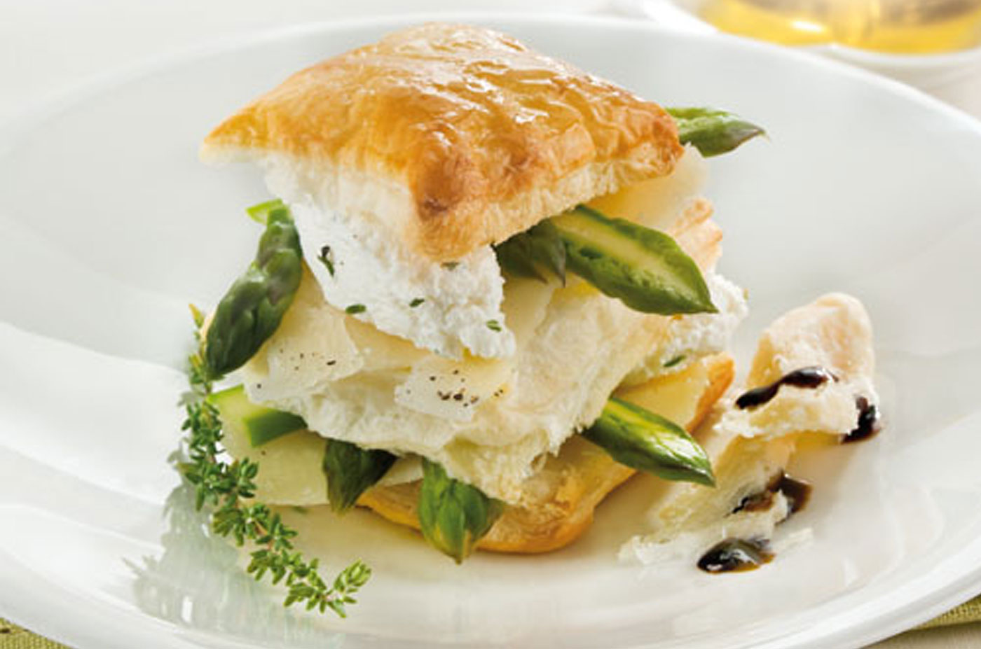 Sfogliatine con ricotta e asparagi