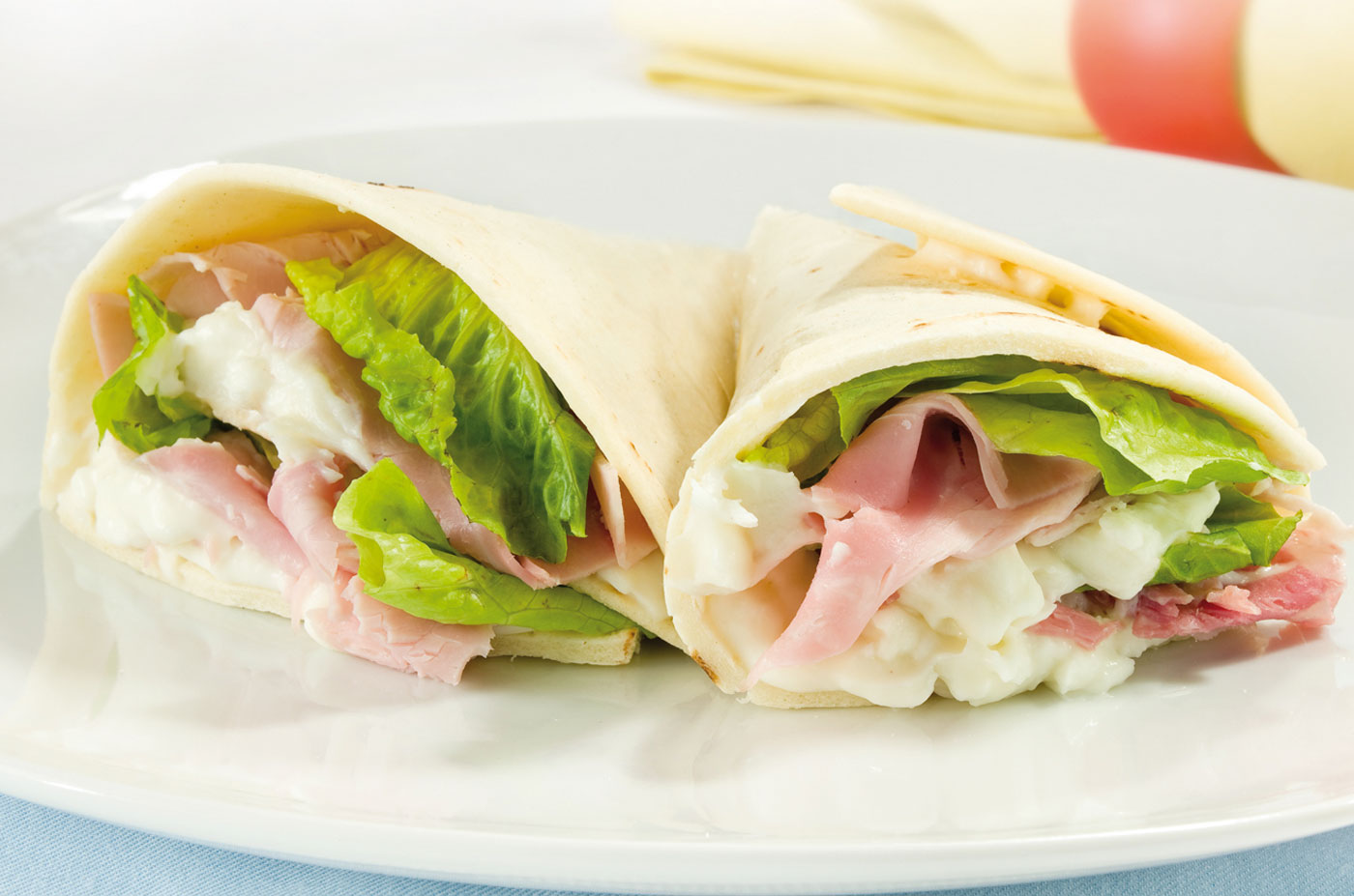 Piadina con prosciutto cotto e stracchino