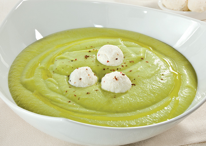 Vellutata di piselli con polpettine di ricotta