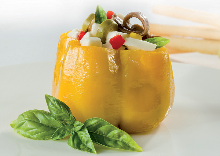 Peperoni ripieni con mozzarella e acciughe