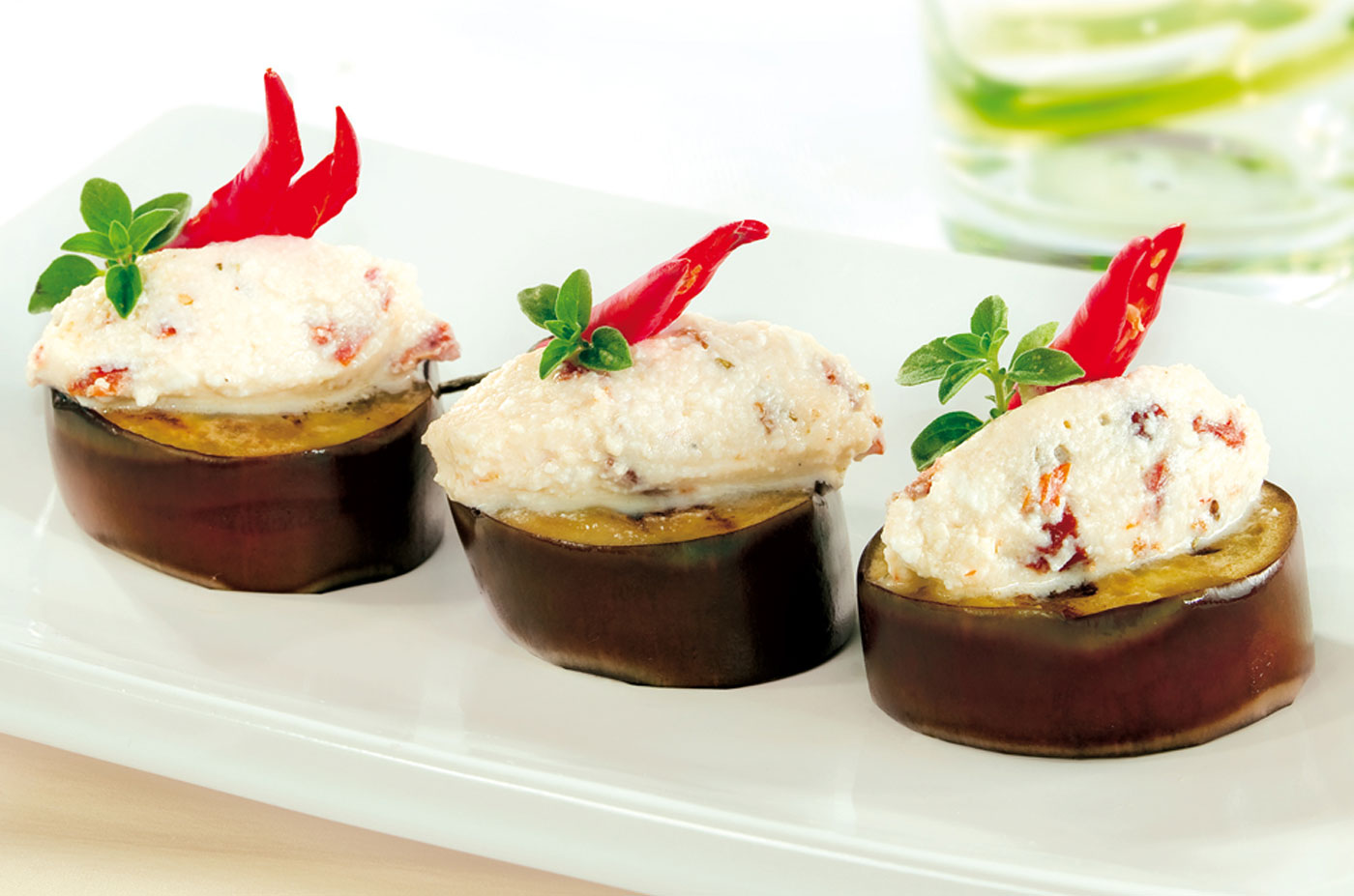 Melanzana grigliata con crema di ricotta