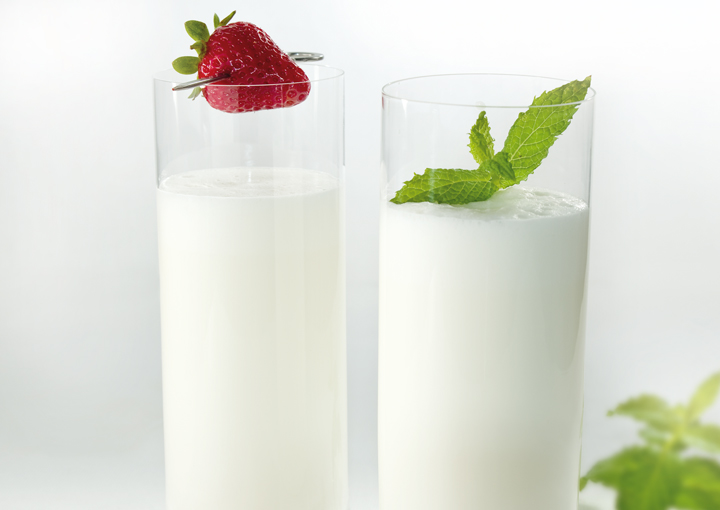 Frappè di latte con sciroppo naturale di menta