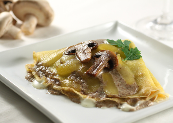 Crespelle alla crema di funghi e fontina