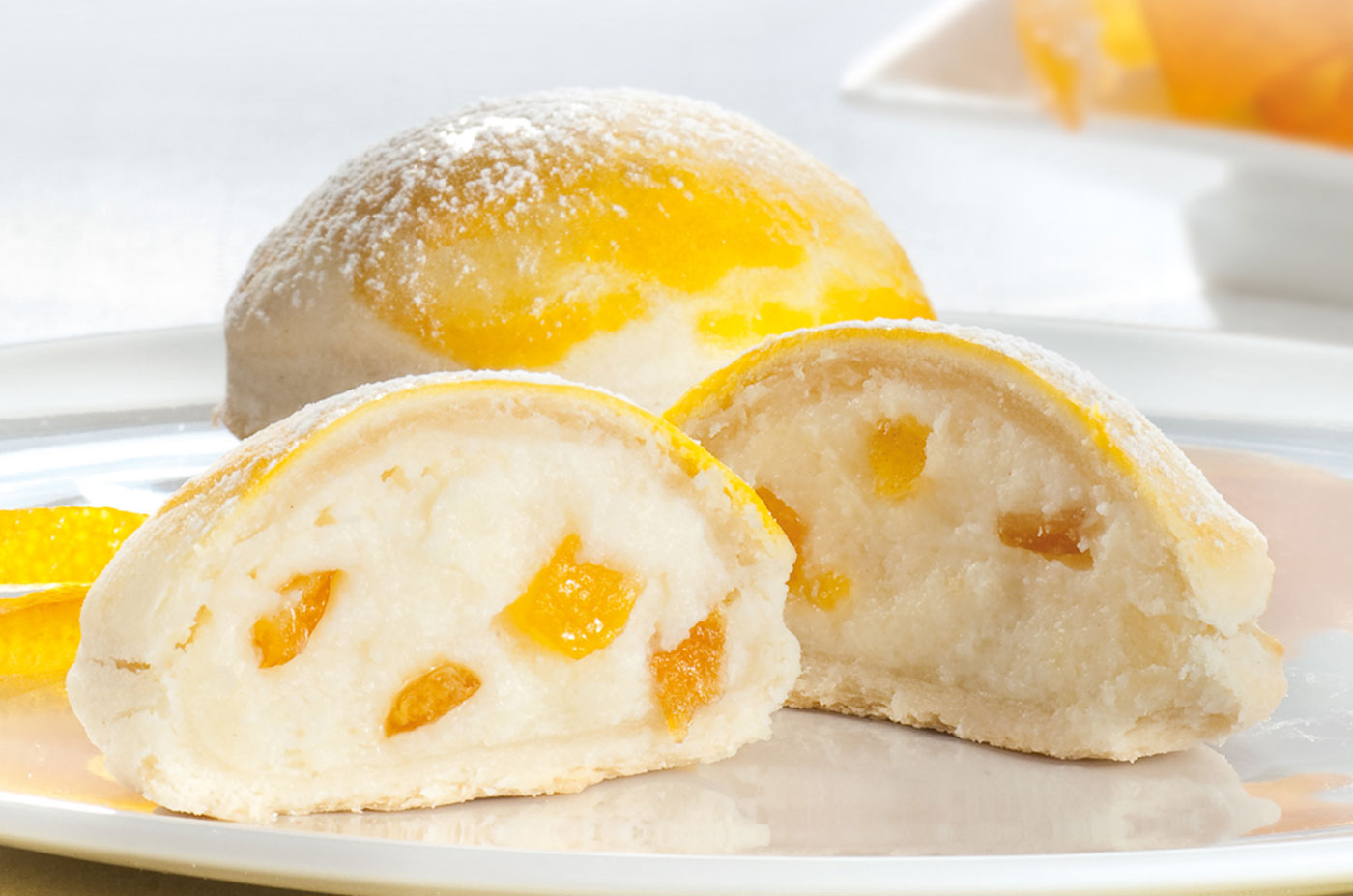 Sfogliatelle ripiene di ricotta e canditi