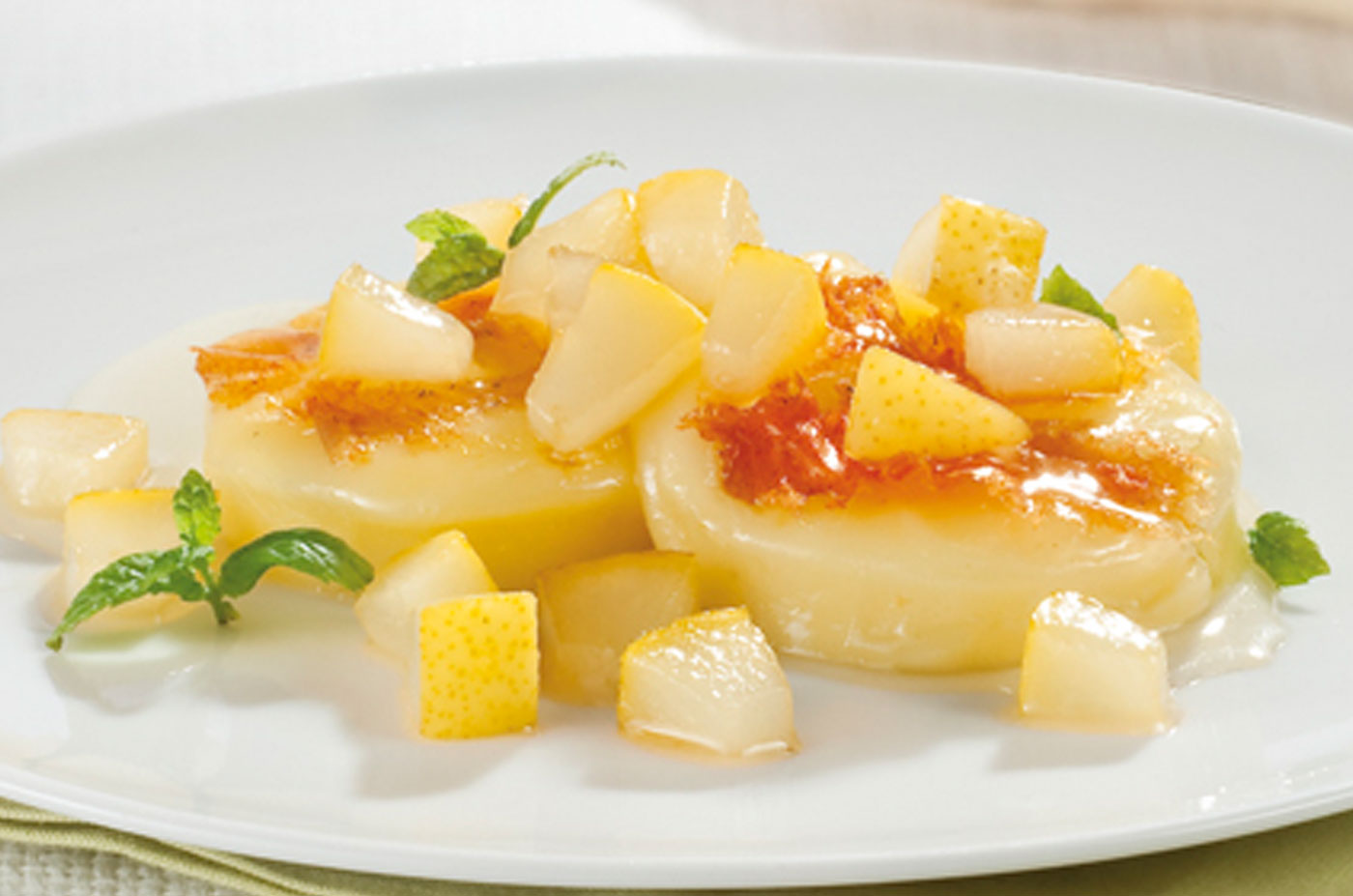 Scamorza alla piastra con colata di pere e di miele