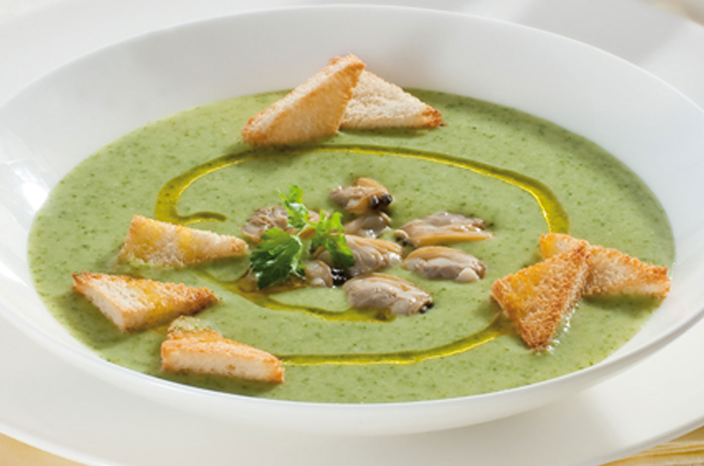 Vellutata di lattuga con le vongole