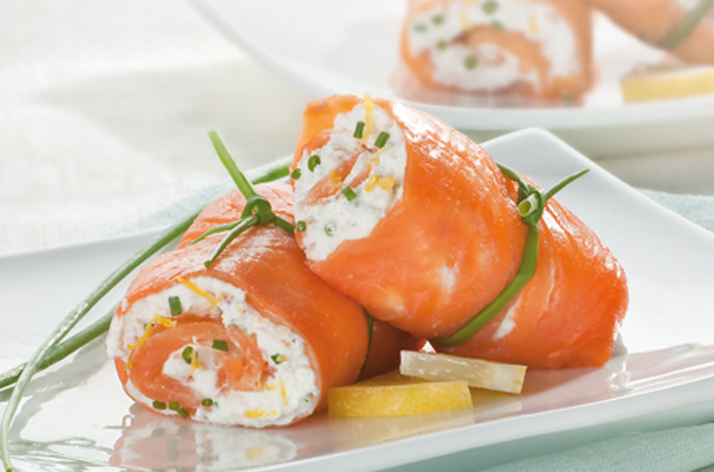 Involtini di salmone con ricotta ed erba cipollina