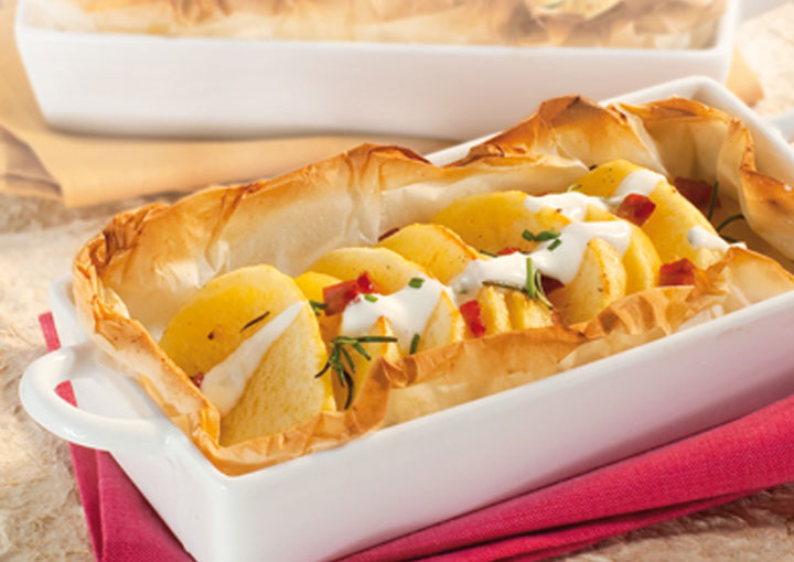 Patate con speck e salsa di yogurt