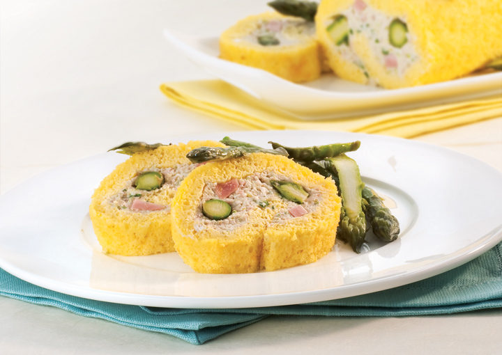 Rotolo con mousse di asparagi e prosciutto