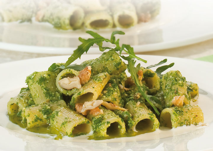 Mezze maniche al pesto di rucola