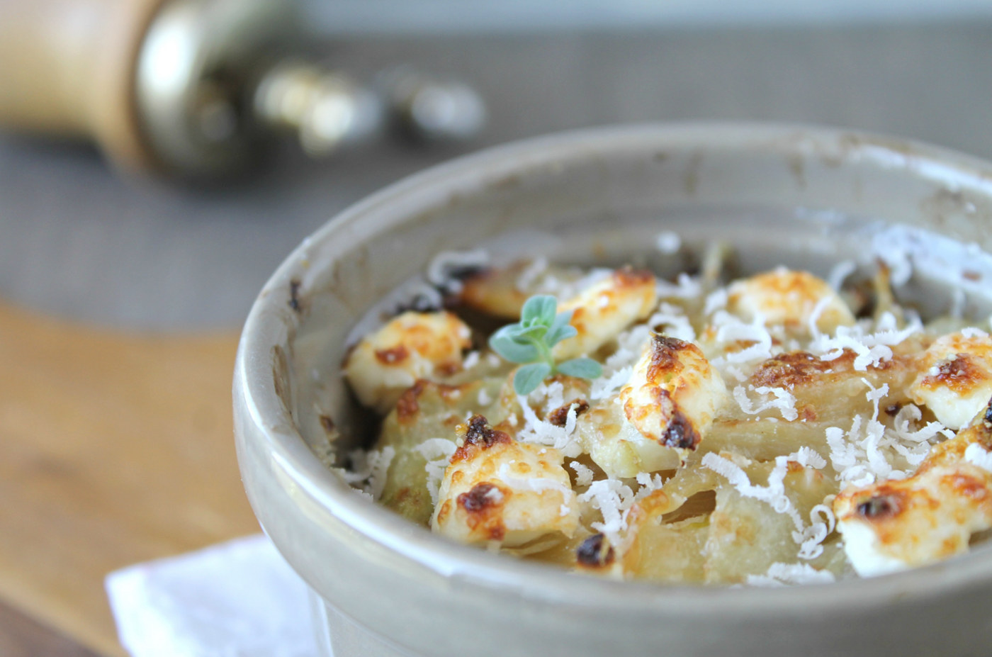 Finocchi gratinati al forno con fiocchi di stracchino