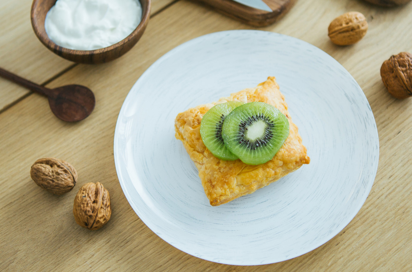 Sfogliatine di ricotta, kiwi e noci
