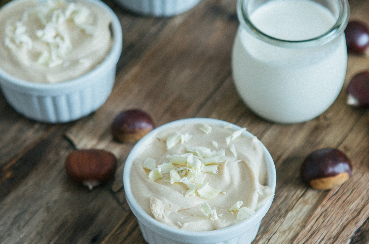 Mousse di castagne con scaglie di cioccolato bianco