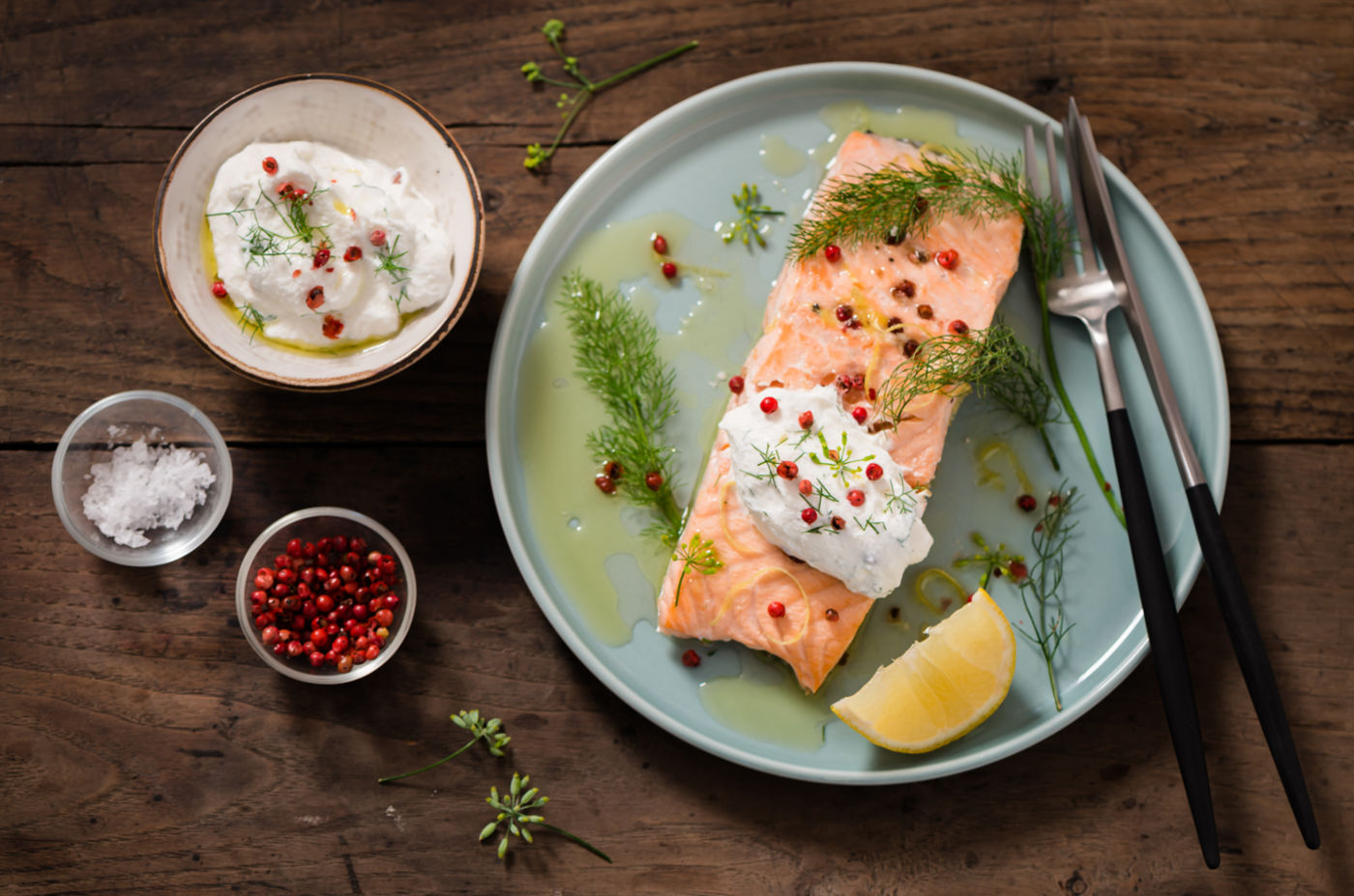 Salmone al profumo di finocchietto e limone con mousse di ricotta bio