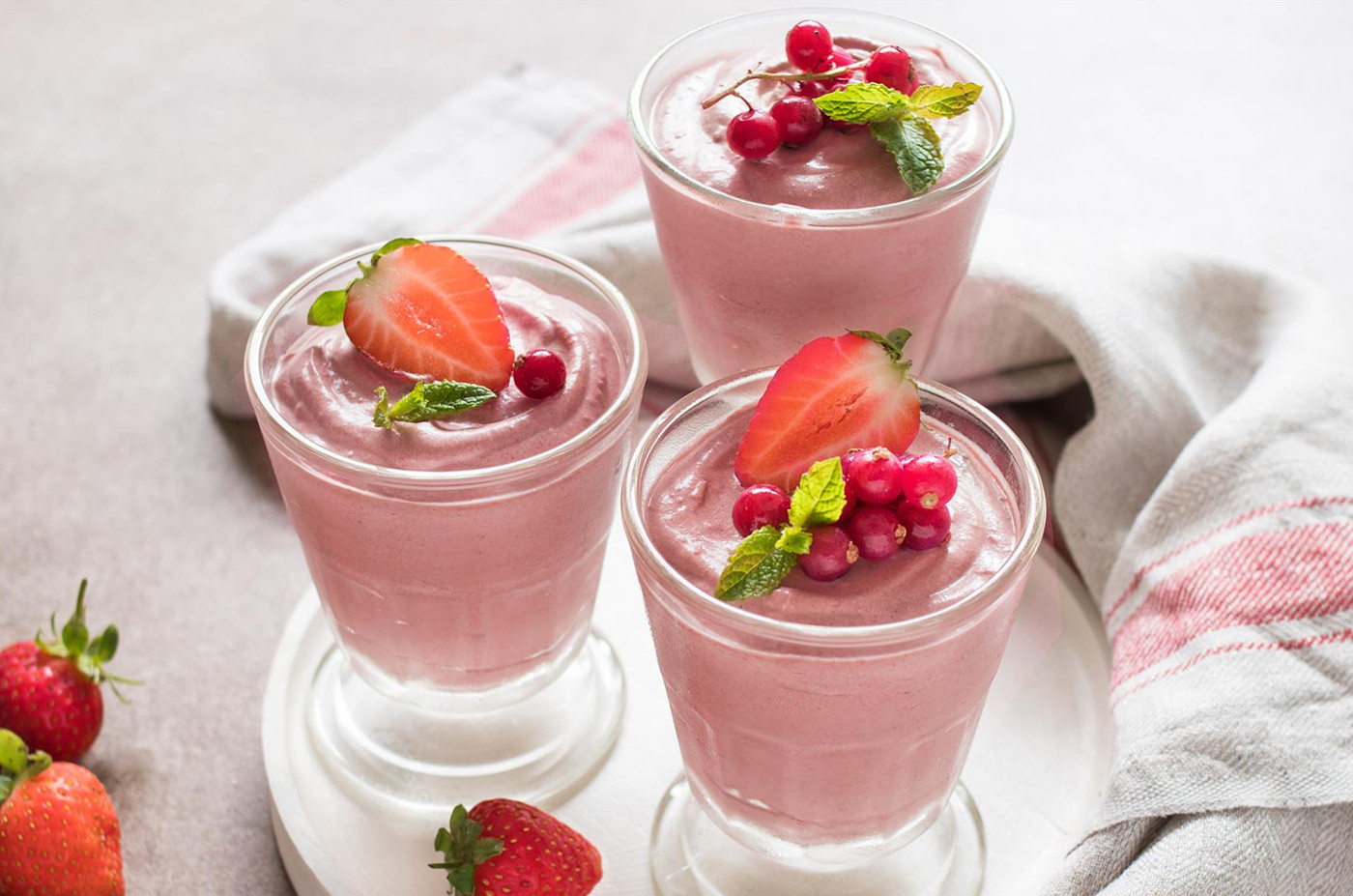 Mousse fredda di yogurt cioccolato e cocco