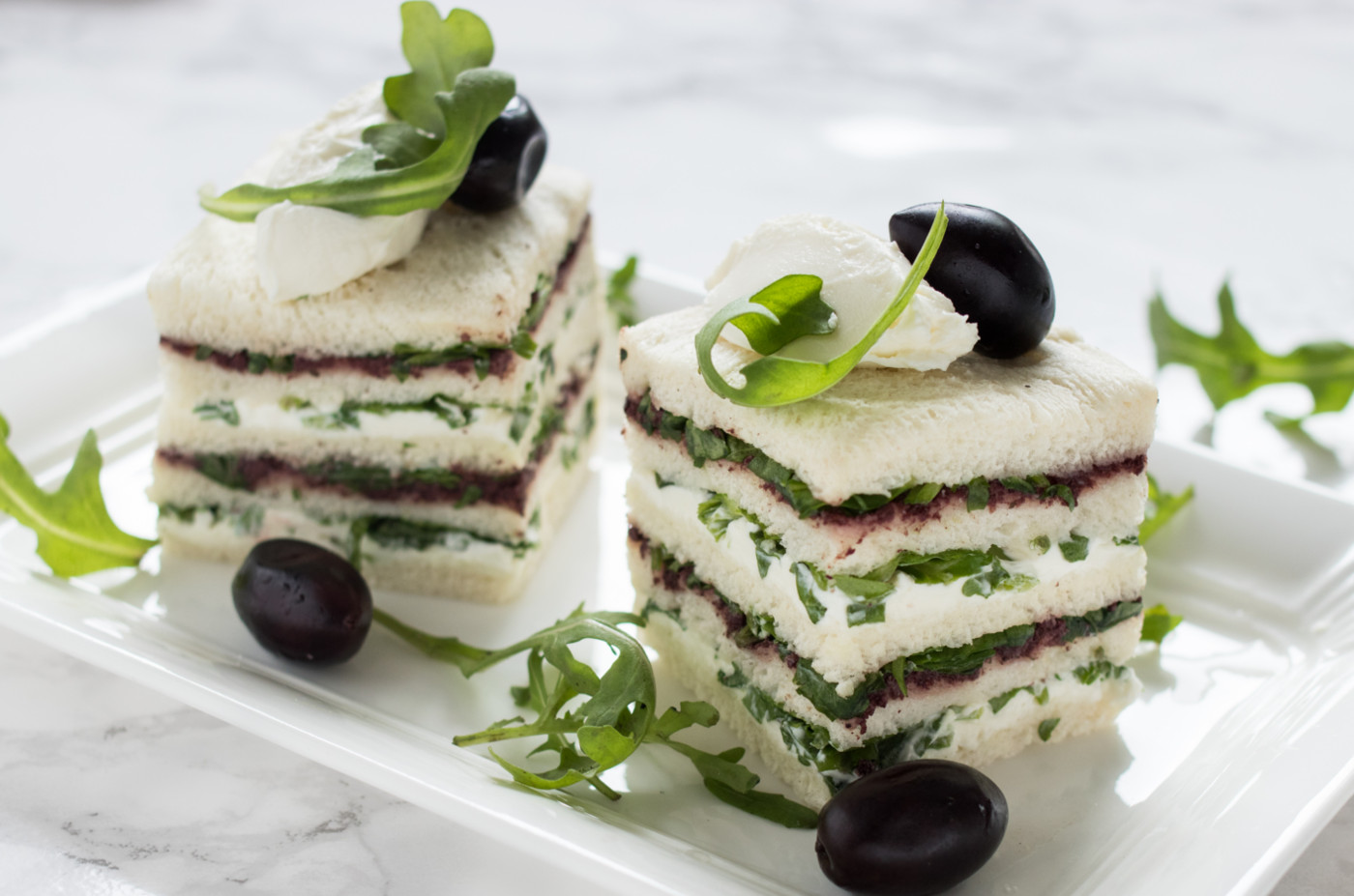 Torrette di pancarré, stracchino e tapenade