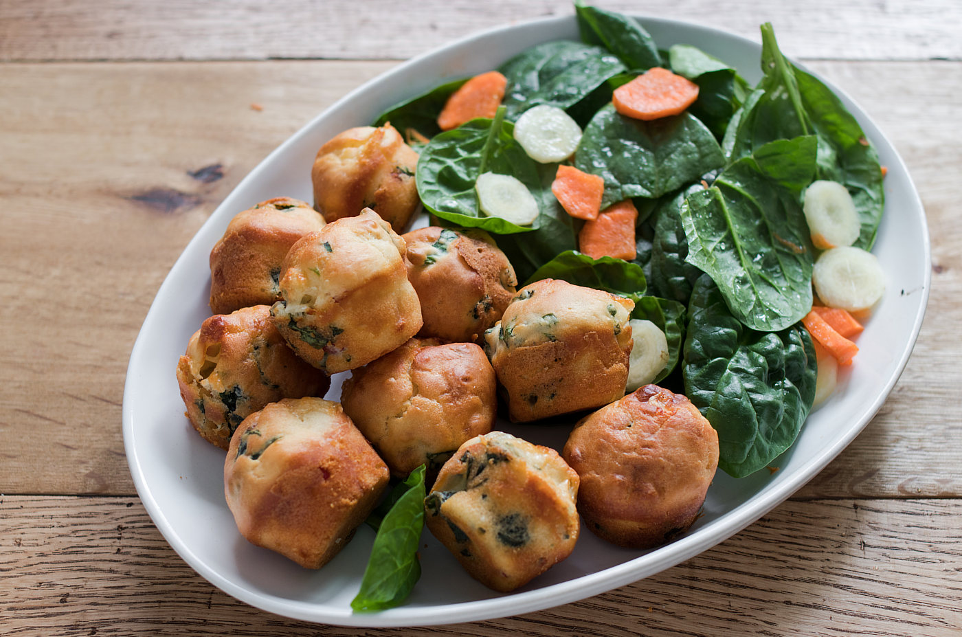 Muffin salati allo yogurt con spinaci, provola e pancetta
