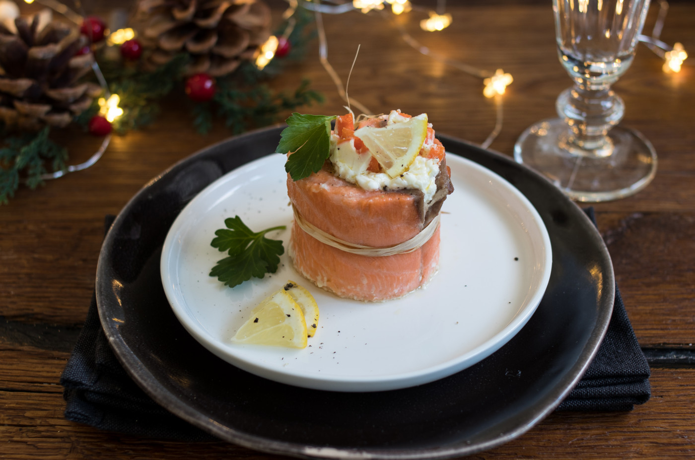 Rotoloni di salmone fresco con mascarpone e carote