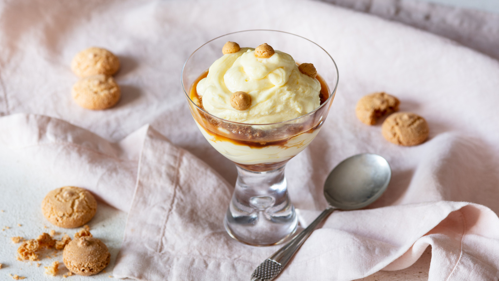 Semifreddo al mascarpone e amaretti
