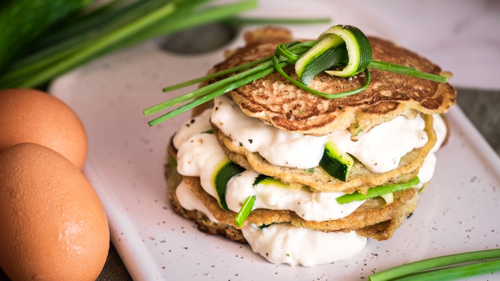 Pancake salati con zucchine e stracchino