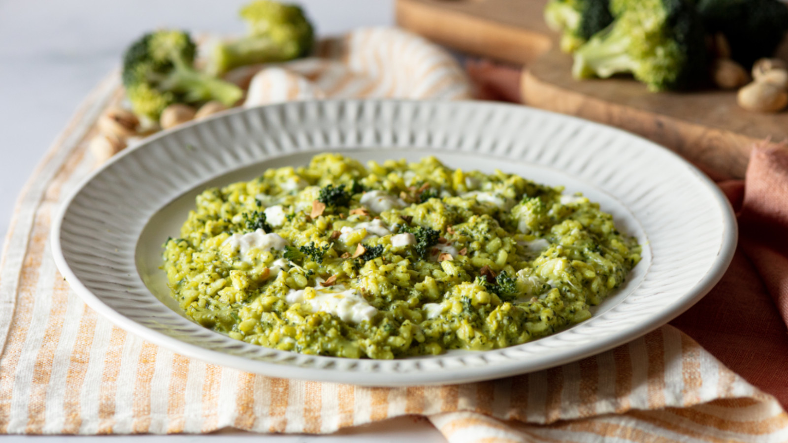 Risotto verde con broccoli, stracchino e pistacchi 
